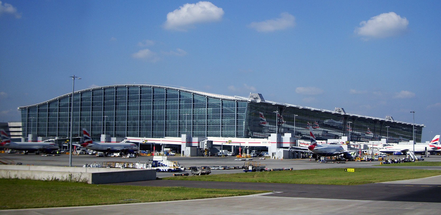 How to Get a Taxi from Heathrow Airport