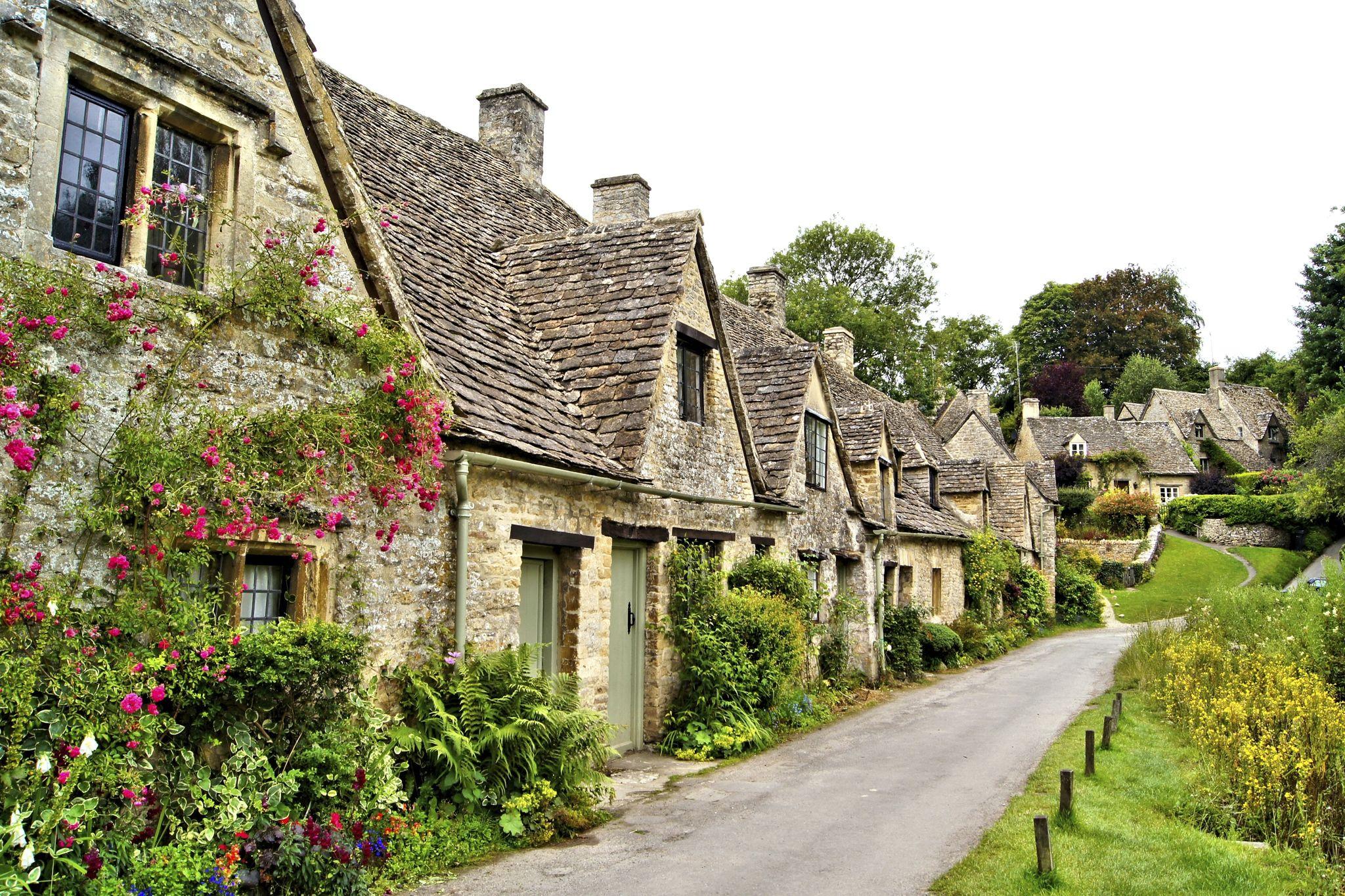 15 Beautiful Villages Near Birmingham Worth Visiting