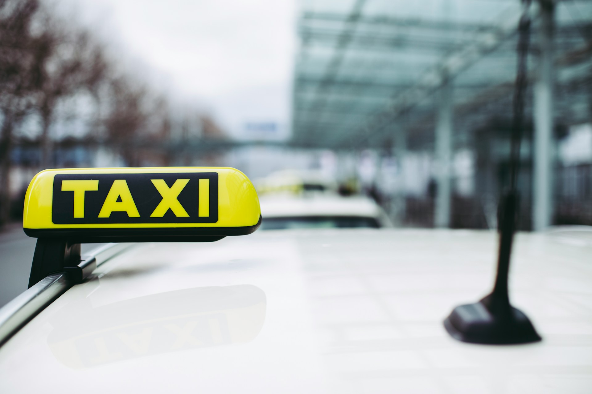 The Truth About Airport Taxi Prices: What Travelers Need to Know Before They Land