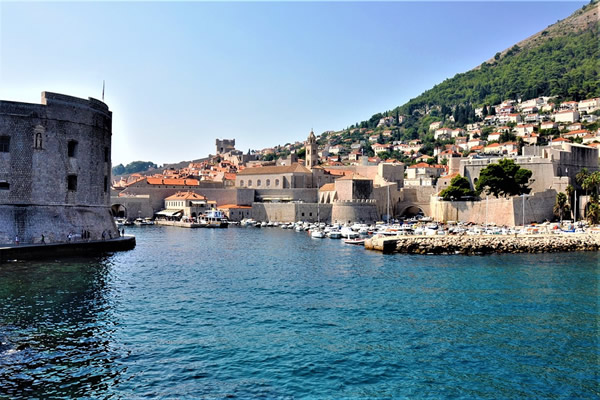 Getting Mlini to Dubrovnik Port by Taxi