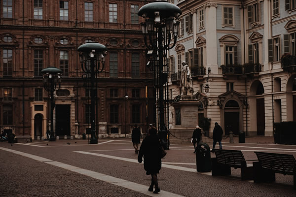 Getting Bergamo Airport to Dresano by Taxi